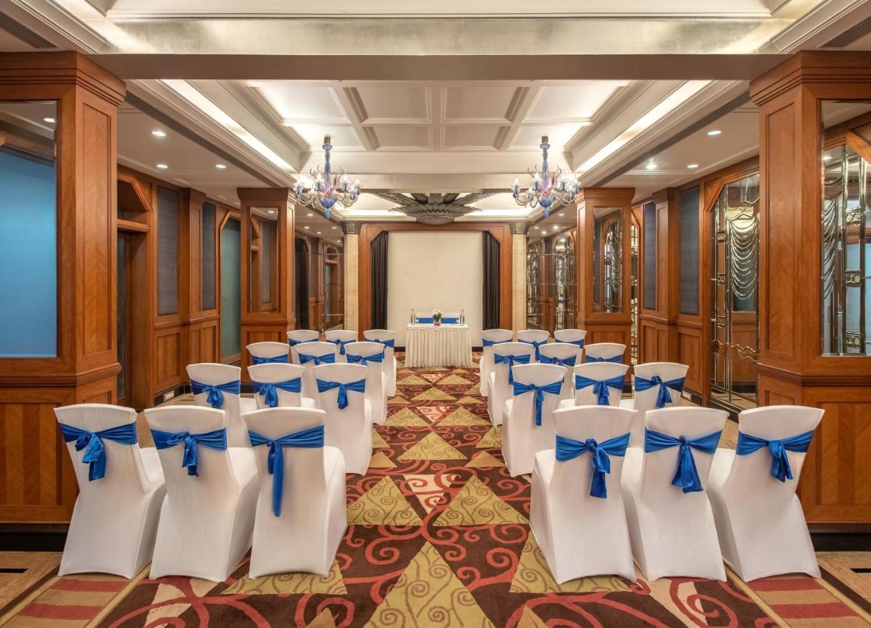 Sarovar Portico Kalupur Ahmedabad Exterior photo
